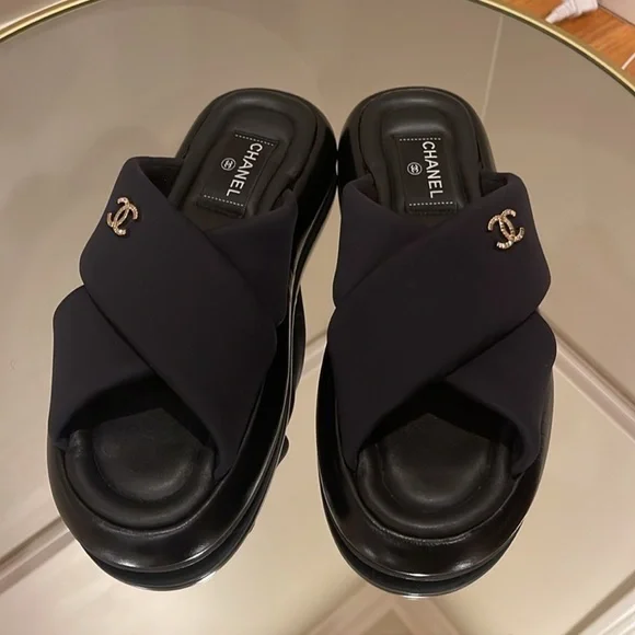CHANEL CC interlocking Criss Cross Slides Slides size 38 - Picture 12 of 14